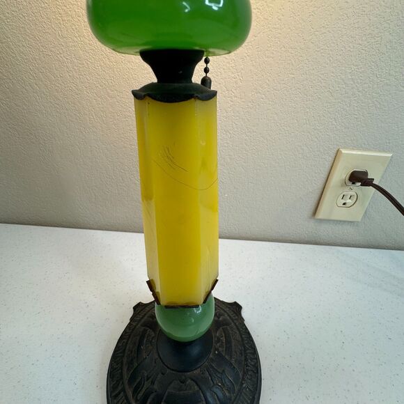Vintage Bakelite Table Lamp Dreamcicle Art 2 Bulb Green/Yellow Jadeite - Picture 5 of 13